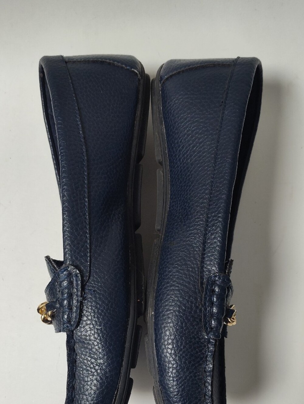 Anne Klein Navy Pebbled Leather Loafers with Gold Chain - Picture 2 of 6